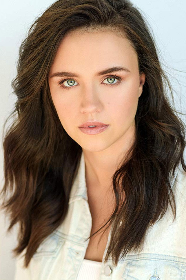 Lillian Doucet-Roche as Quinn in How to Lose a Popularity Contest