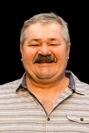 Medve József as Sanyi in Csak színház és más semmi