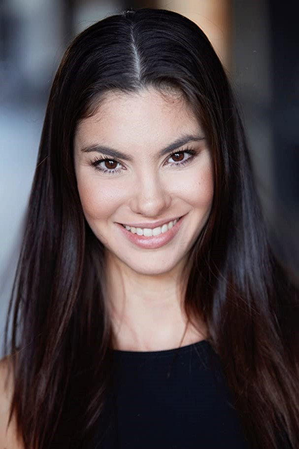 Tsuria Díaz as Valeria in Rosa Diamante