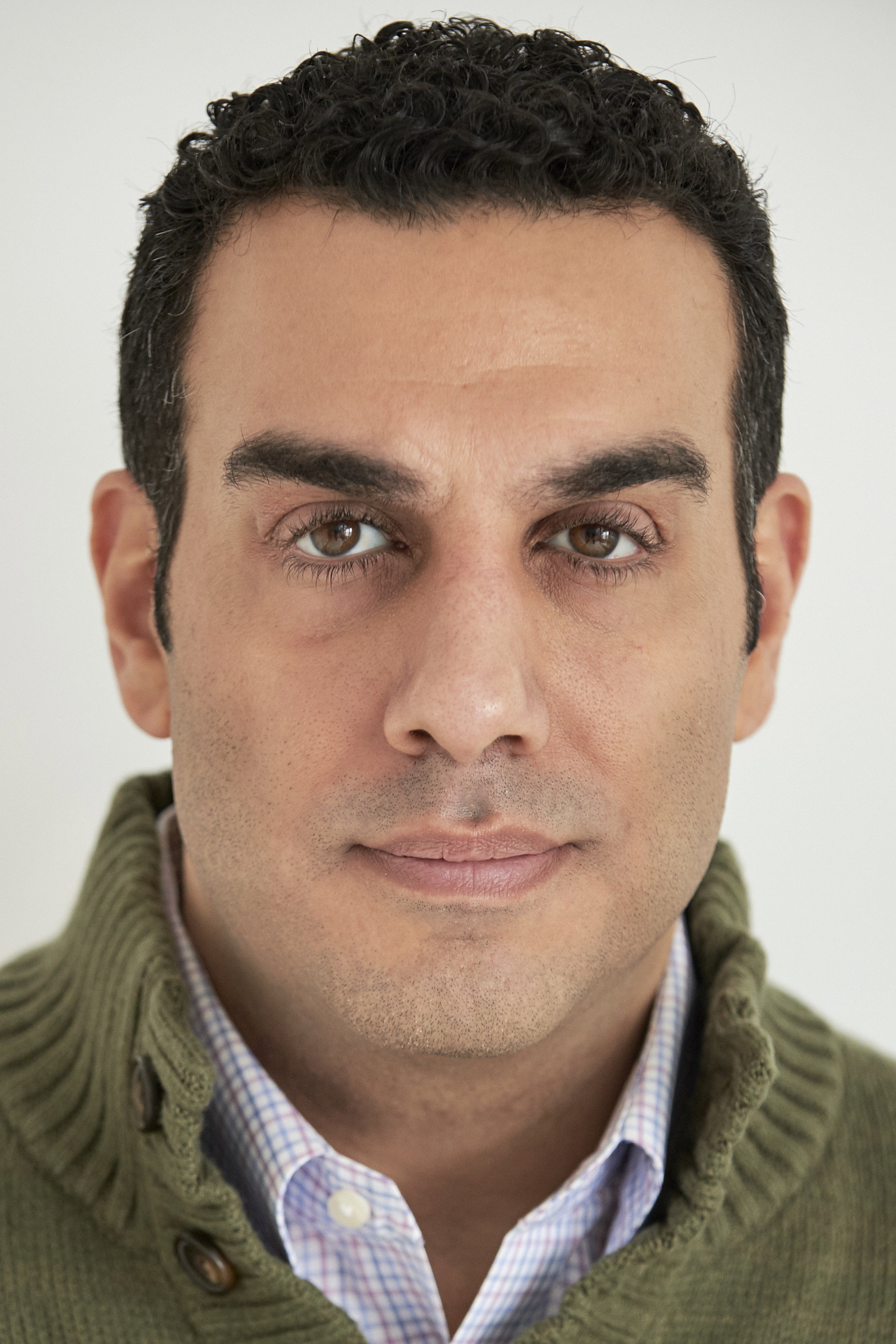 Michael Elian as Carlos the Cook in Impostor