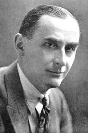Henry Hewitt as Prof. Pilkington in Sailors Three