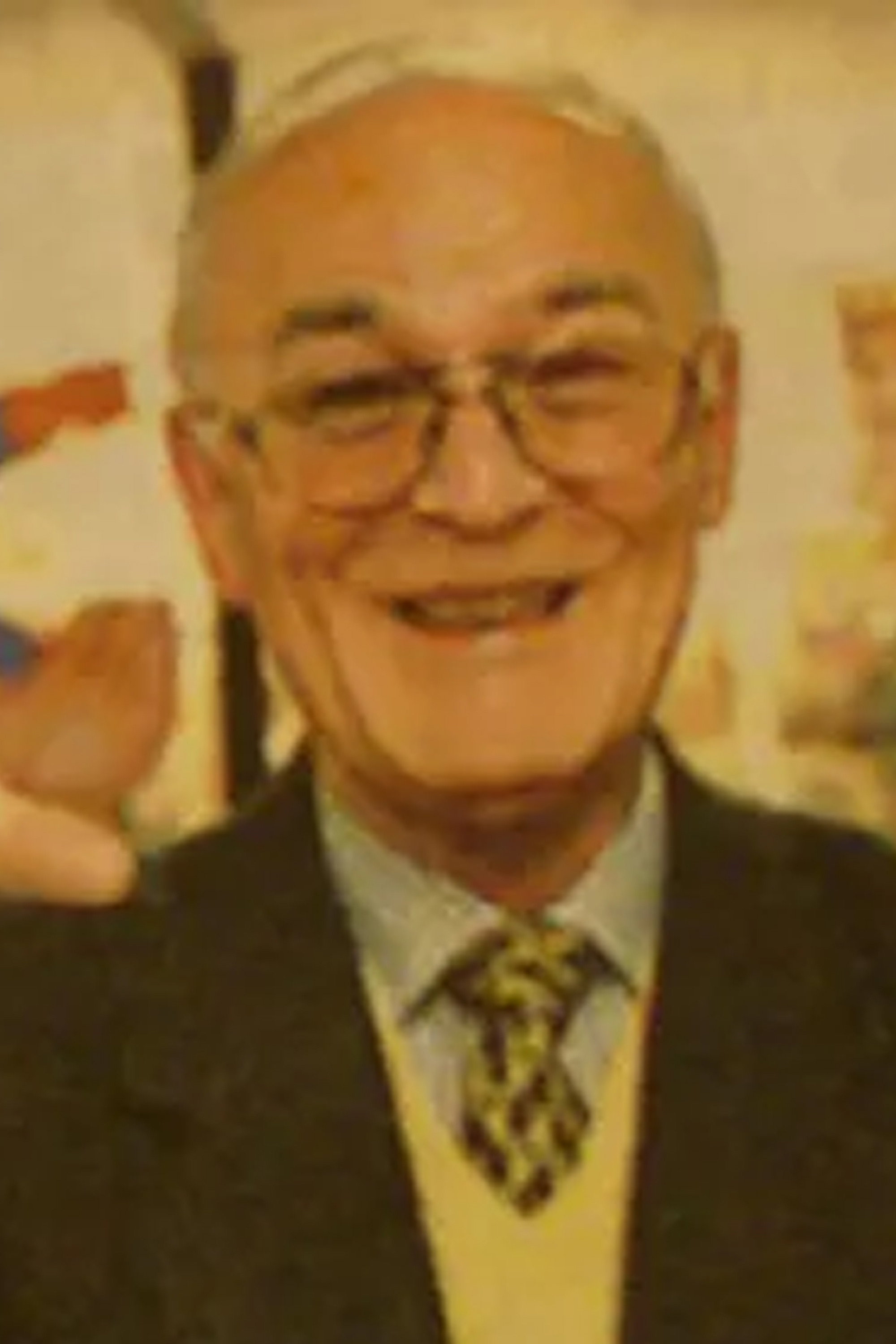 Néstor D'Alessandro as Manuelita's grandfather (voice) in Bungo Stray Dogs