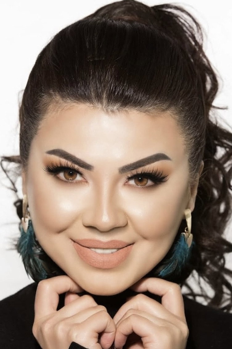 Fidan Axundova as Aytən Bədirli in Pərvanələrin rəqsi