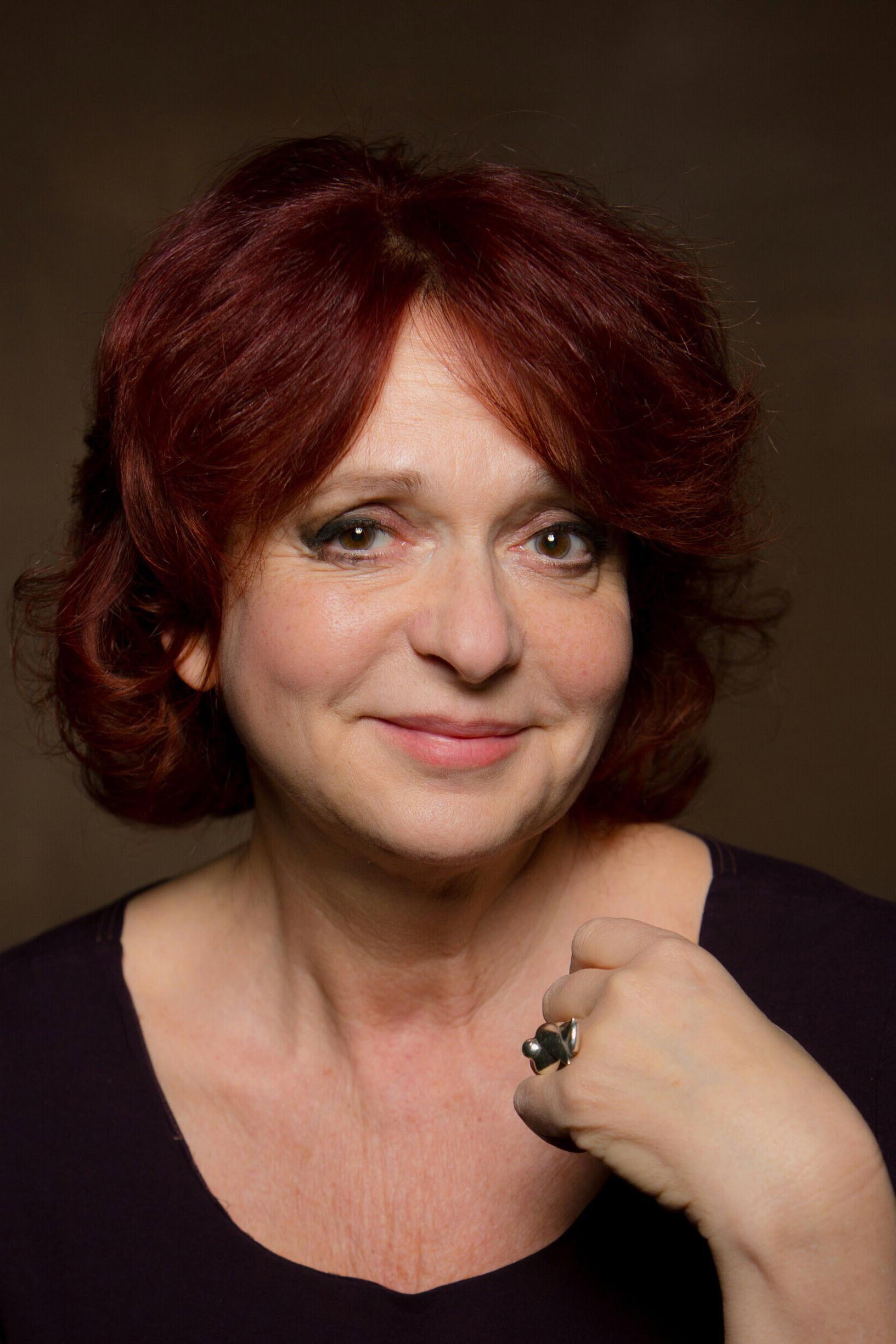 Hernádi Judit as Bírónő in Igazából apa