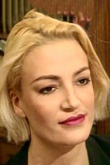 Natacha Delyro as Marylou Neige in Offertes à tout