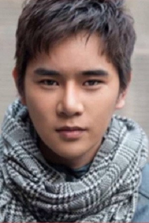 Ben Niu as 何亮 in 纸飞机