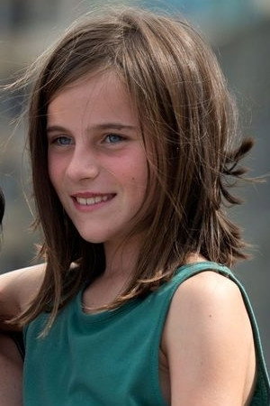 Zélie Boulant-Lemesle as Lou in Lothar 1999
