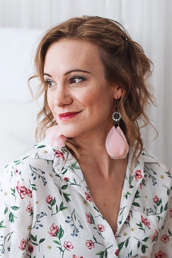 Ivana Škarková as Eliška 'Elis' Kudrnová in Ranč U Zelené sedmy
