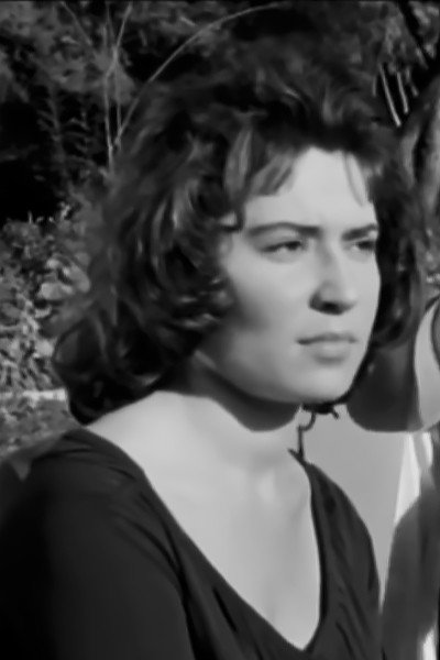 Σόνια Ζωίδου as Athena in The Naked Brigade