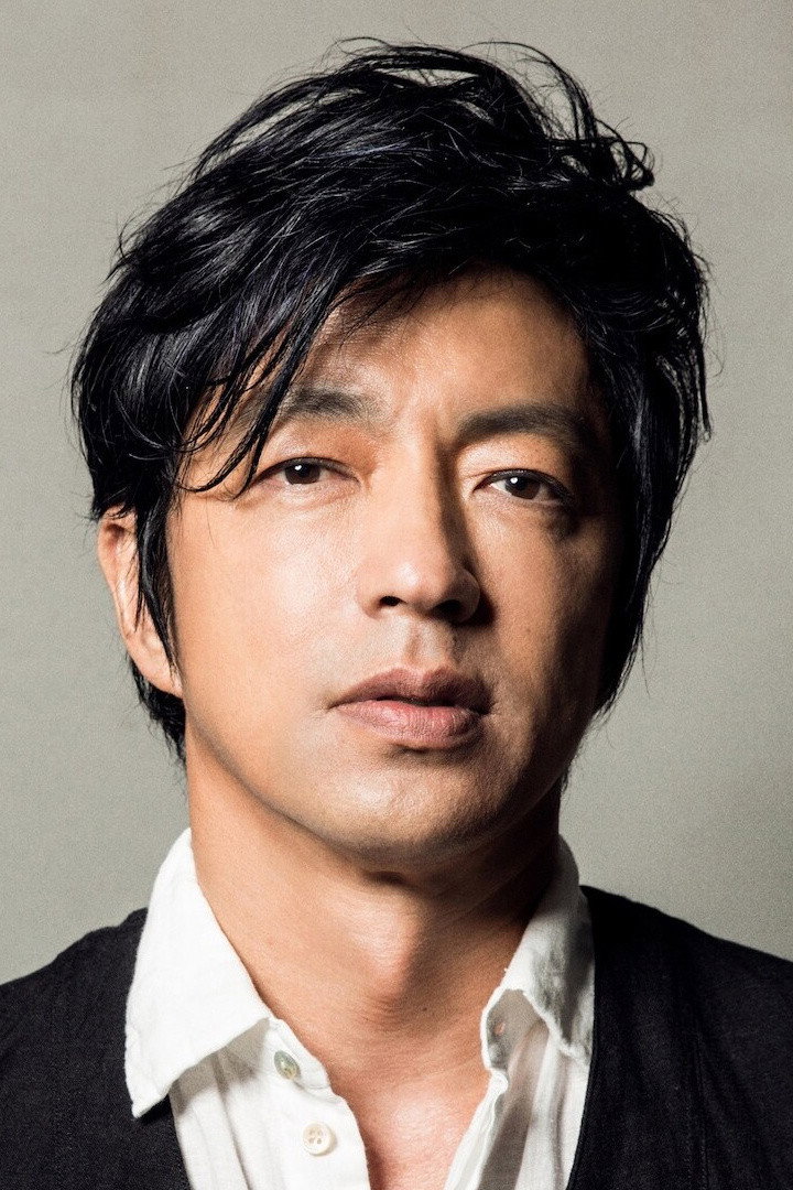 大沢たかお as Shinsuke Yamazaki（山崎 慎介） in Stay Gold