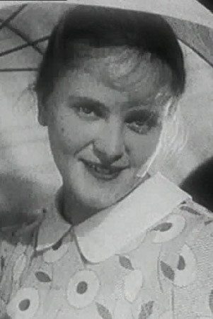 Антонина Савицкая as Fenichka in One Summer