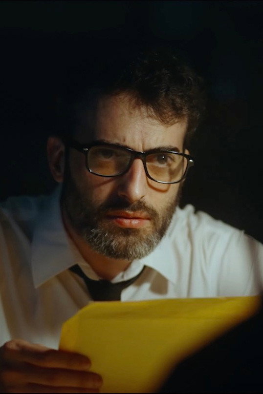 Federico Giovonazzo as Victor Archaval in Doce