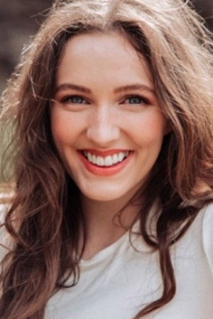 Jessamine Burgum as Beatrice's Mother in I Don't Understand You