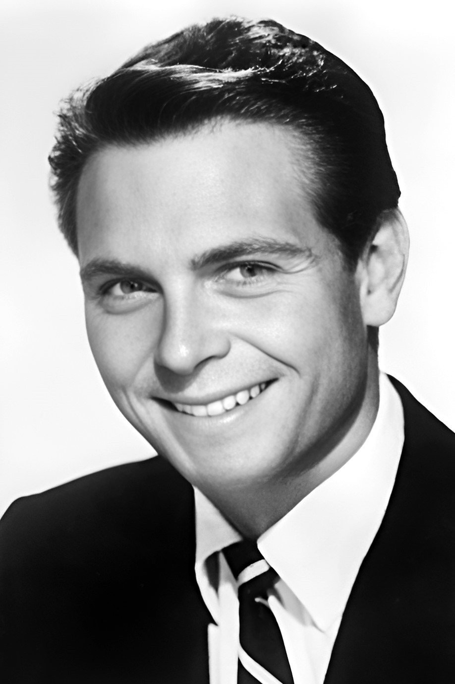 Craig Hill as Insp. Toberman in Los monstruos del terror