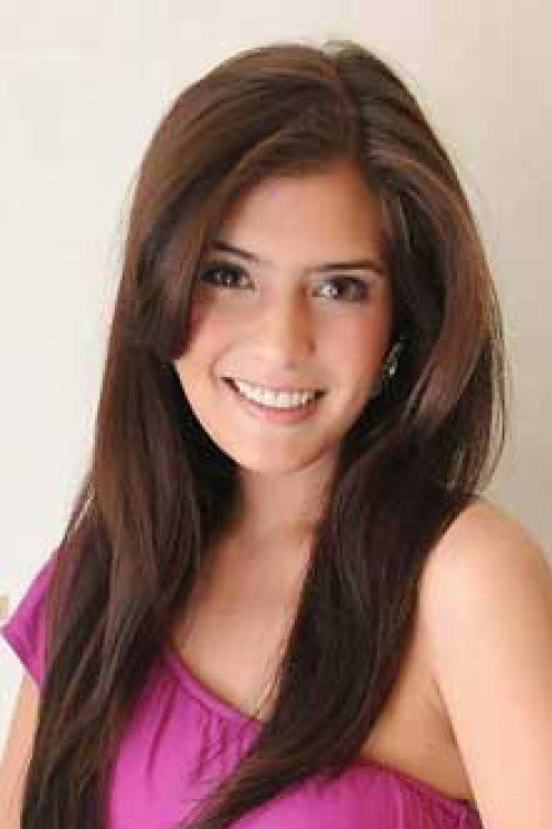 Carissa Putri as Bia in Hijab