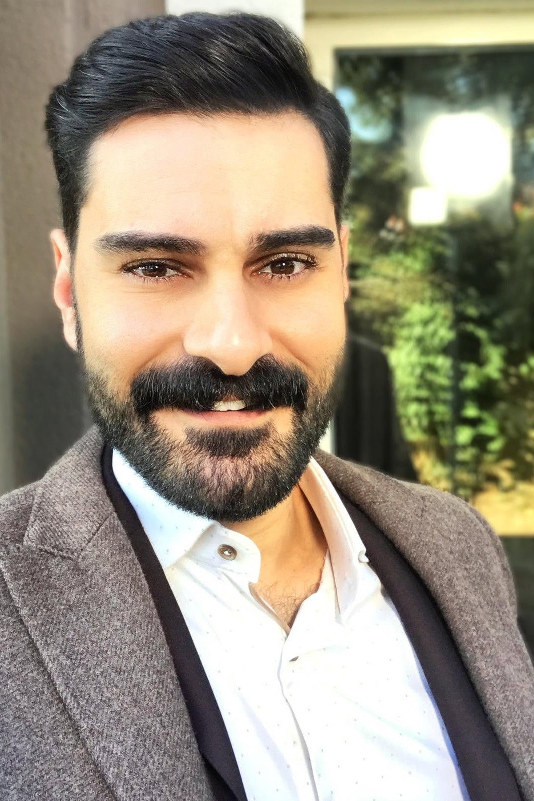 Süleyman Felek as Kerem in Love Doesn't Understand Words
