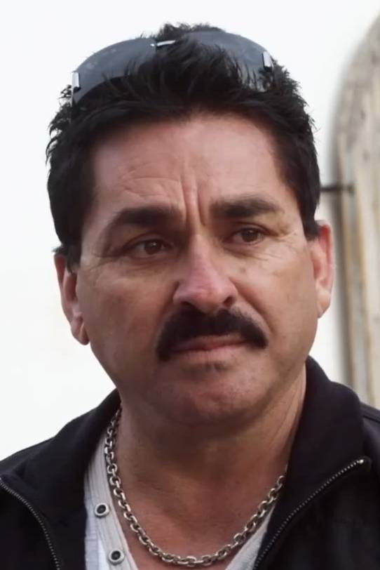 Juan Manuel Romero as Lucio Robles in Las amantes del narco IV