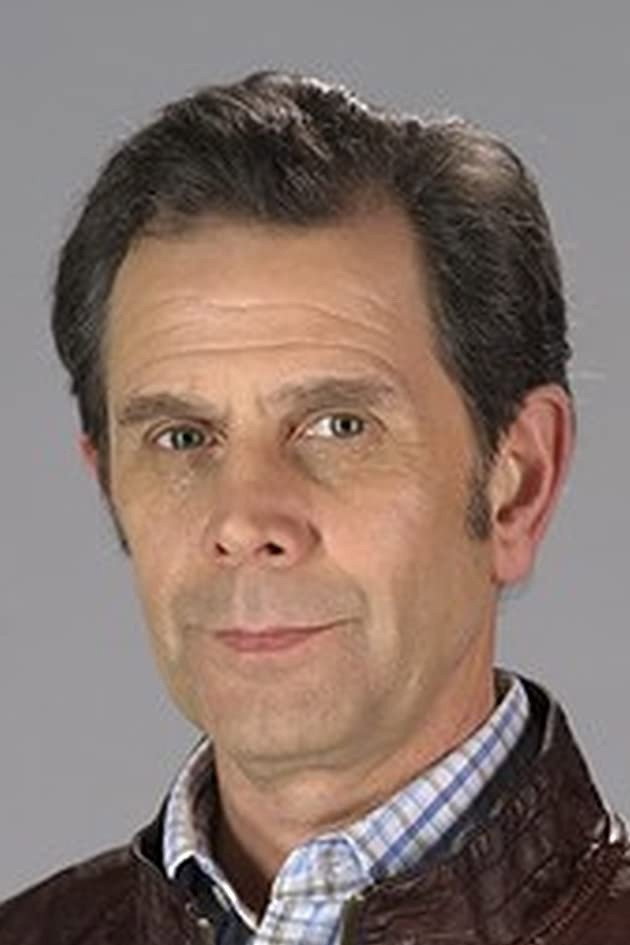 João Saboga as Pai de Catarina in In The Woods