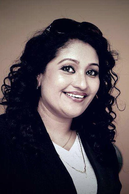 Thezni Khan as Rejina in Ottam