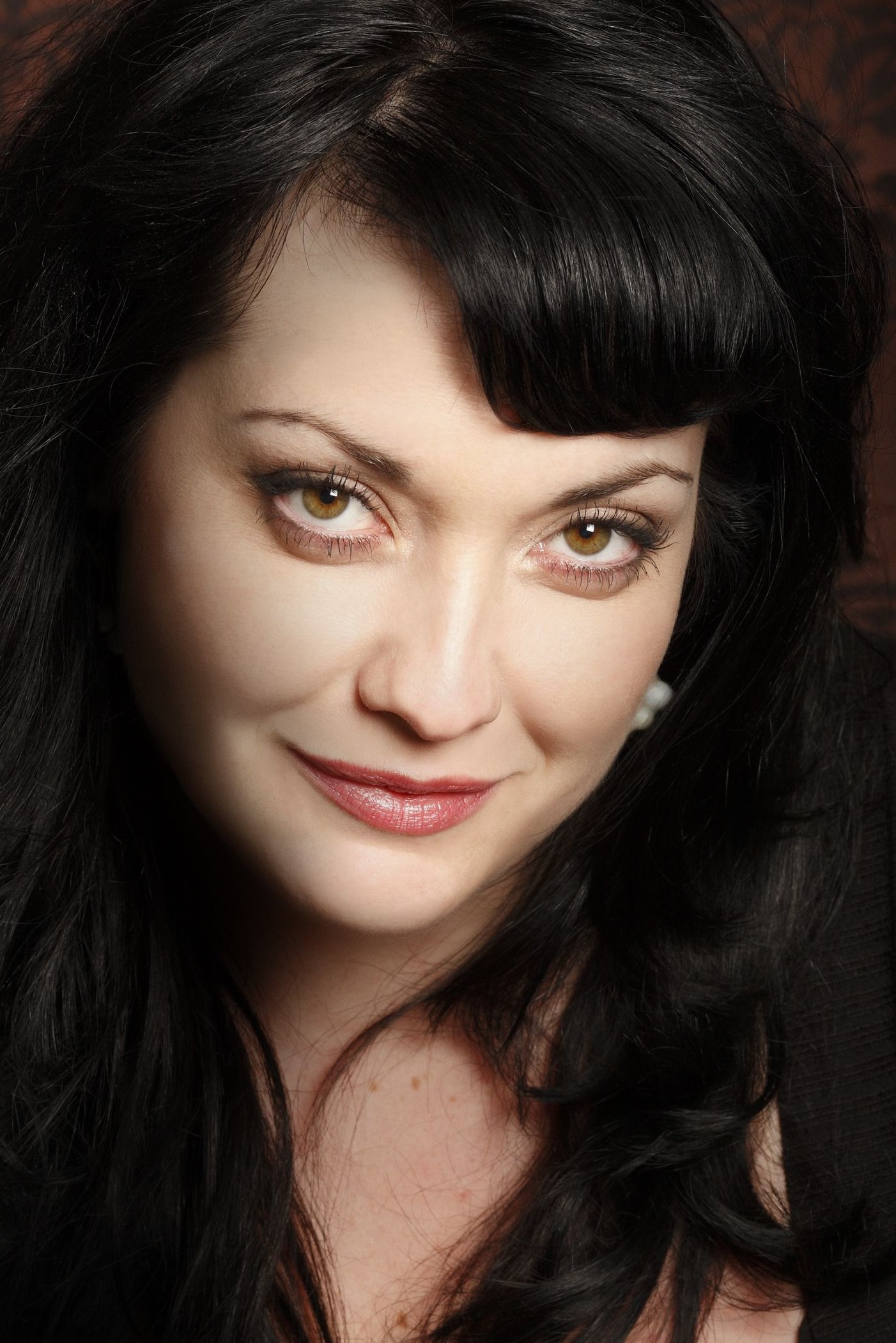 Terra Hazelton as Annabelle Nascimento in Whatever, Linda