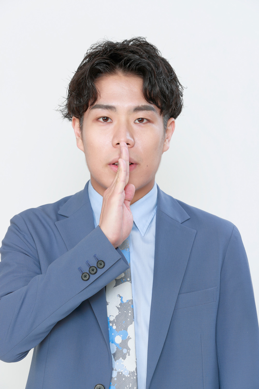 髙比良くるま as Murota in AnyMart
