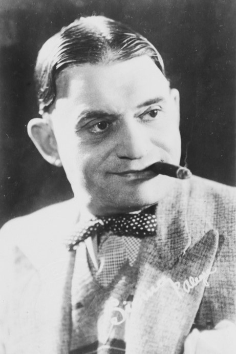 Augusto Aníbal as Seu Augusto in Sinfonia da Floresta