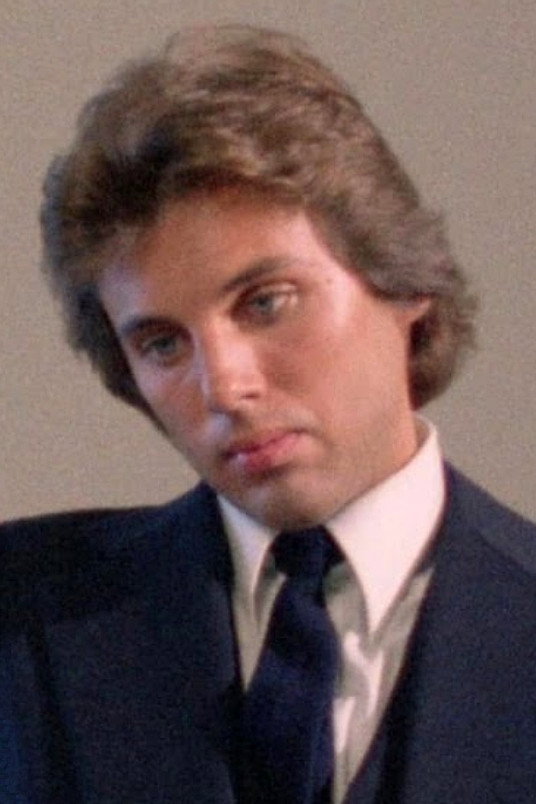 Kieran Canter as Frank Wyler in Buio Omega