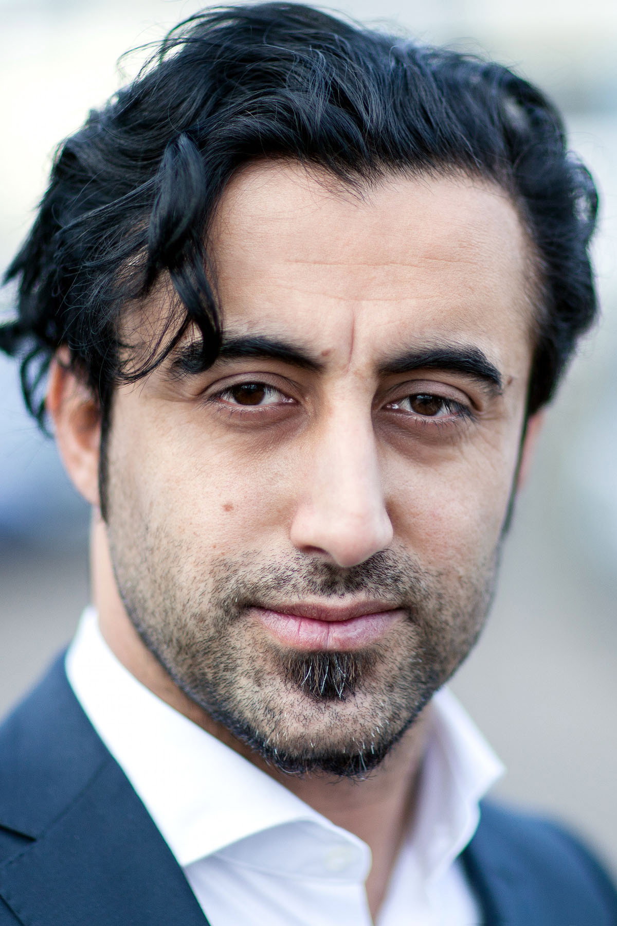 Orhan Müstak as Akif Kiraz in Tausend & ein Streit