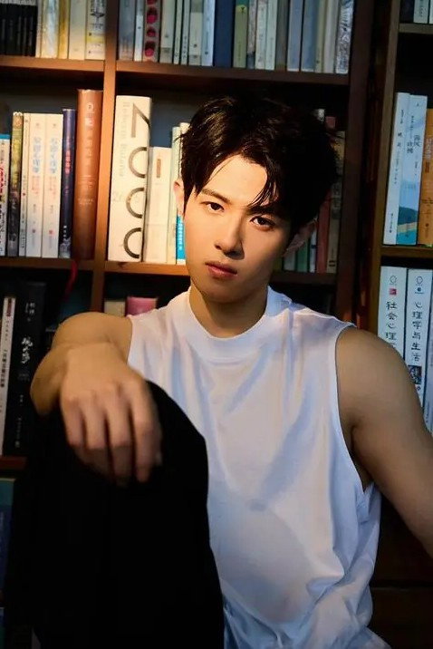 卢米乐 as Ren Nan in Back for You