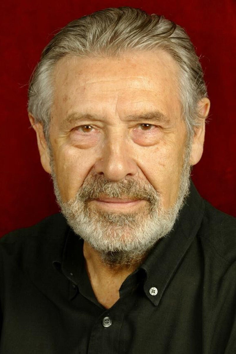 Jordi Dauder as Benet in Amor idiota