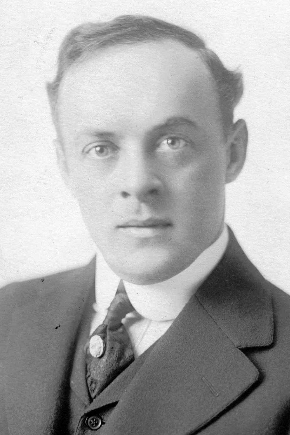 Wally Van as Gale Winthrop in Barriers Burned Away