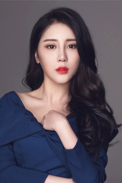 戴菲 as Fan Yin Tian in Bu Liang Ren