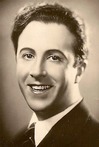 Juan de Orduña as Sebastián in Nobleza baturra