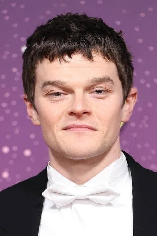 Robert Aramayo as Rob in Behind Her Eyes