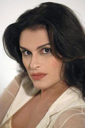 Laura Marinoni as Arabella Rossi in A Woman's Name