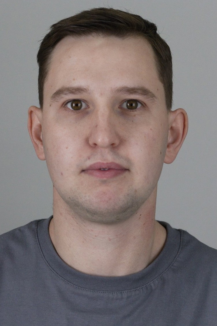 Александр Захарченко as (uncredited) in Karuza