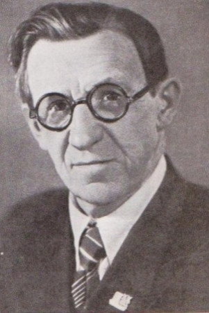 Иван Пельтцер as Old Fisherman in Adventure in Odessa