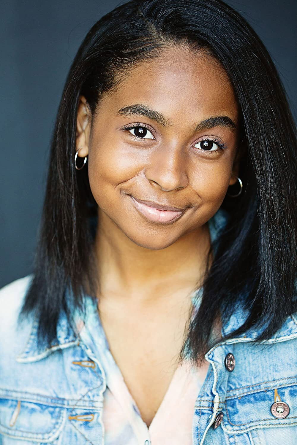 Laila Pruitt as Young Deja in Rolling Into Christmas