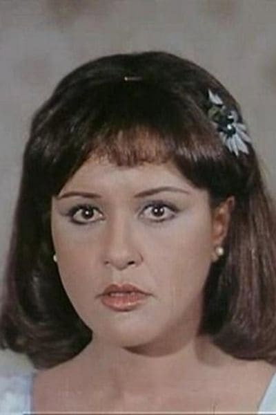 Maaly Zayed as ليلى in عاصفة على بحر هادئ