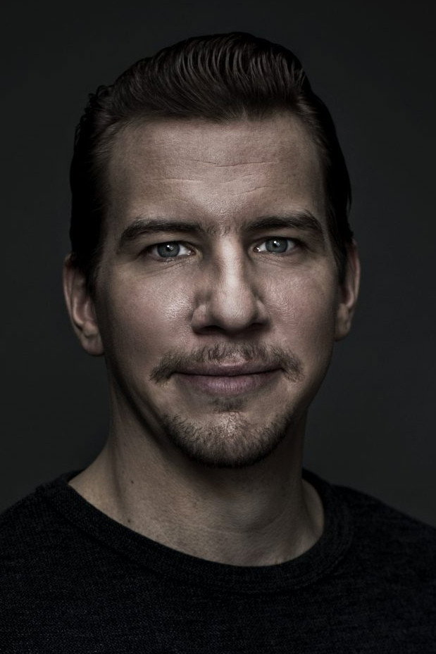 Aku Hirviniemi as Urpo Lahtinen in Hymyä!
