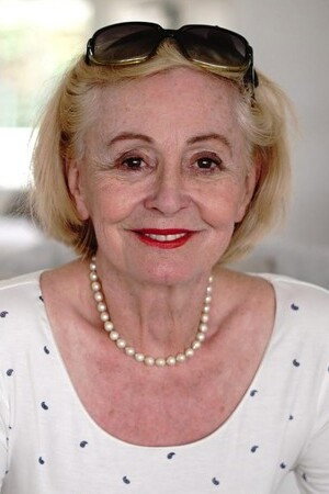 Leah Thys as Koningin Fabiola in Albert II