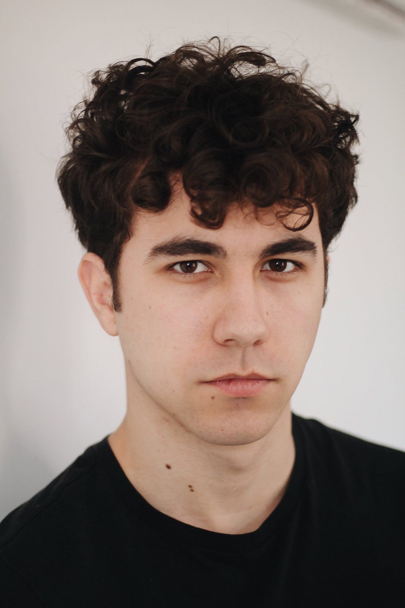 Javier Orán as Dani in Lú Belmonte