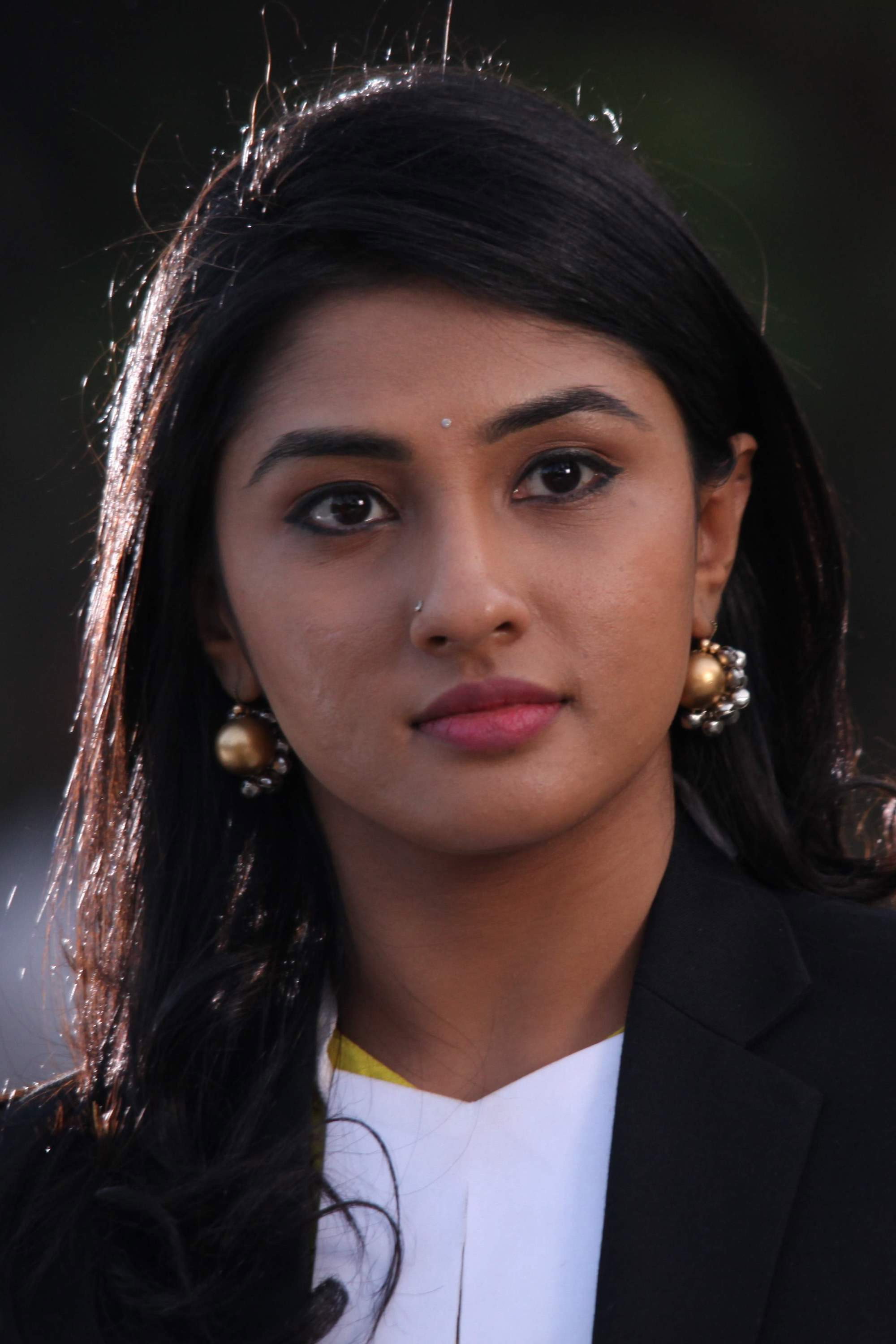 Ragini Chandran as Cameo in Inspector Vikram