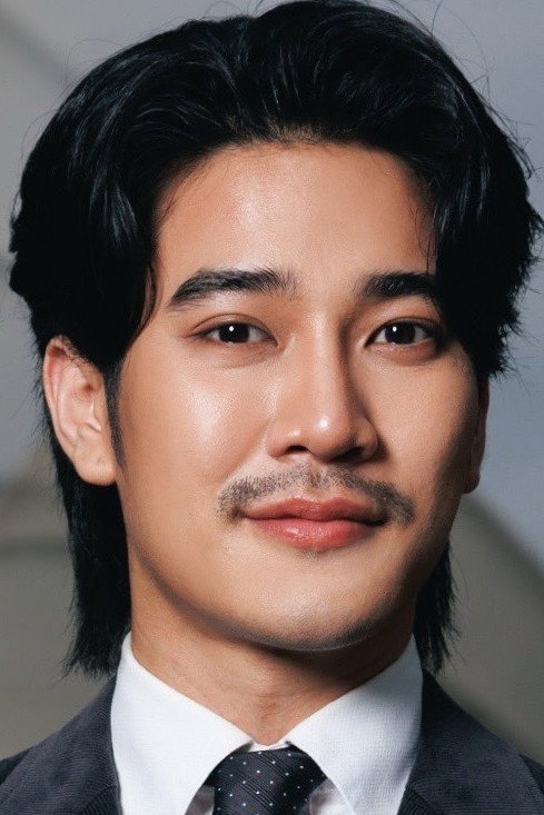 ยศวรรธน์ ทะวาปี as "Pi" Piwara in Hak Lai, My Lady