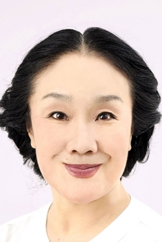 白石加代子 as Old Lady (segment "Would You Like to Hear a Scary Tale") in Dark Tales of Japan