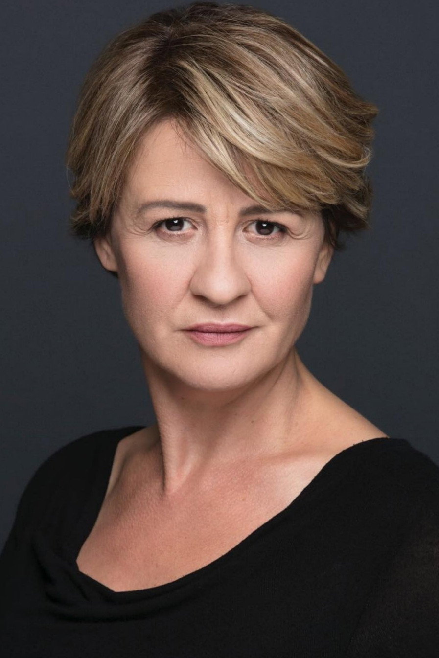 Hülya Gülşen Irmak as Gülsüm in Underground