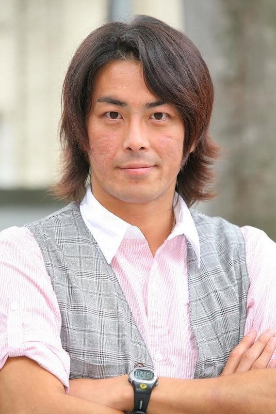 永徳 as Urataros (suit actor) in Momotaros' Summer Vacation