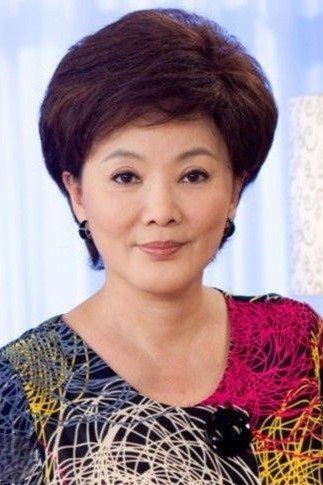 Qin Zhang as 陈月霞 in 再续意难忘 央视版