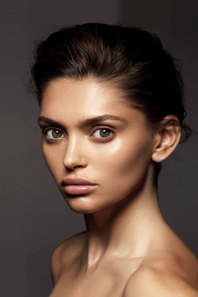 Valeriia Karaman as Mia Wozniak in JAWLOCK