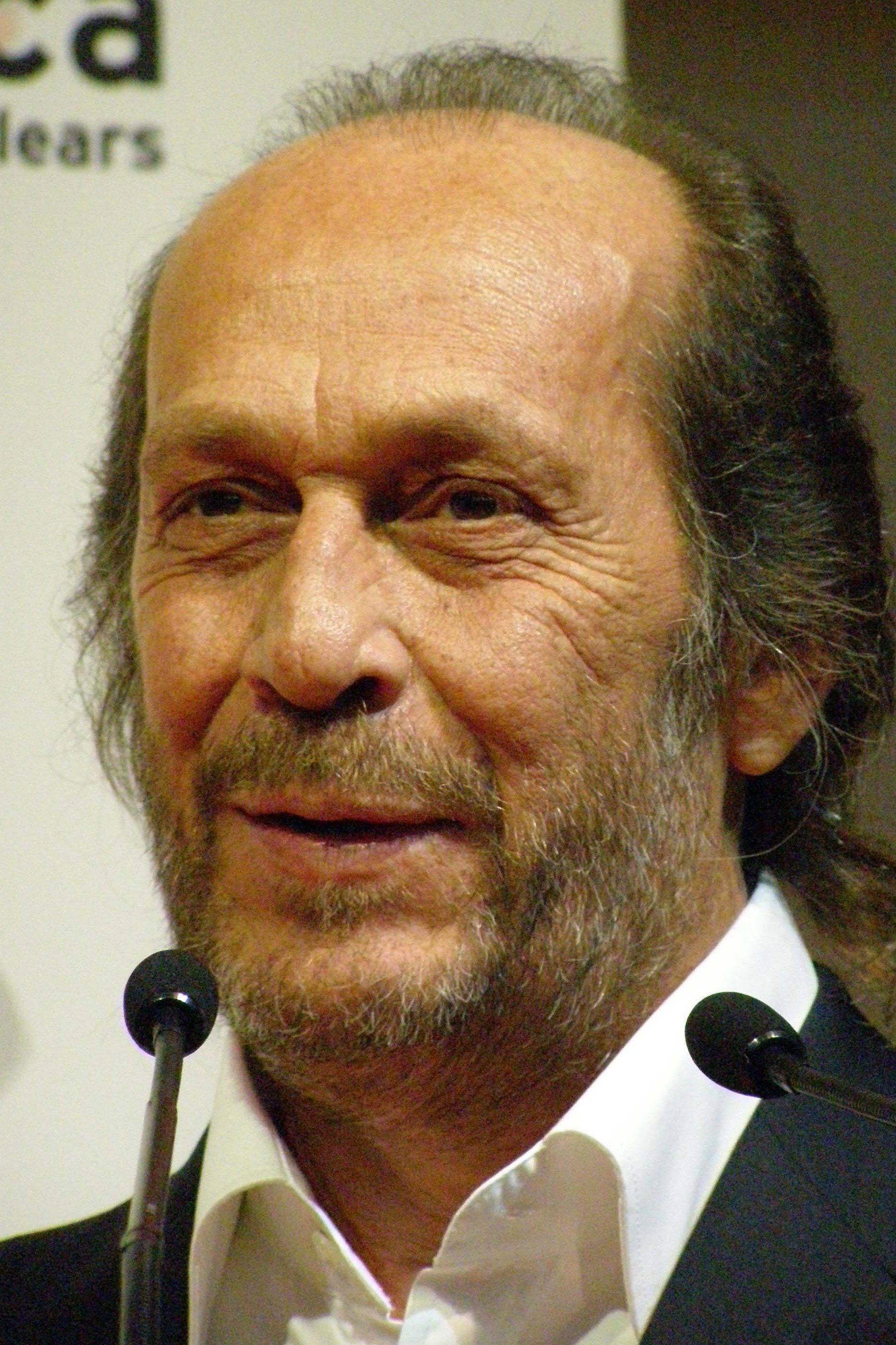 Paco de Lucía as Himself in The Mischievous Twins